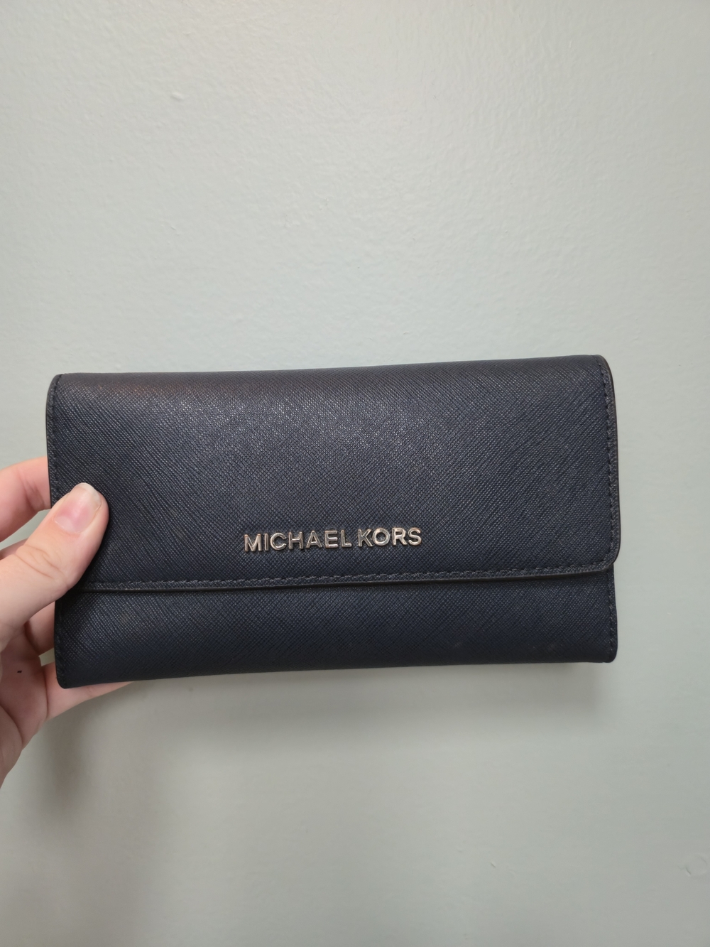 Michael Kors Jet Set Cross Leather Key & Card Wallet with Gold Logo